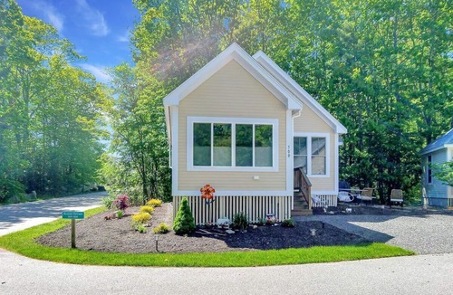 Moody Condo | Seaglass Village Gem! 3 night min, close to Ogunquit Beach