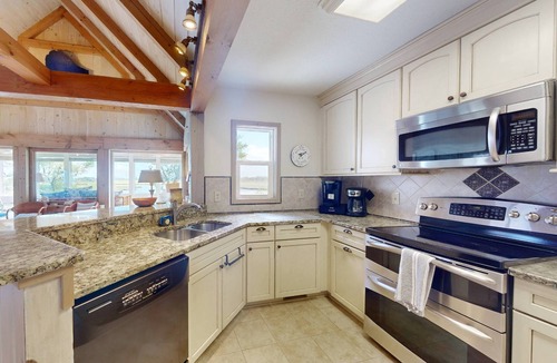 Bald Head Island Condo | Seaglass - Waterfront, Incredible Views of BHI Creek, 3 Suites, Pool, Kayaks, BHI Club+Golf, Dogs OK