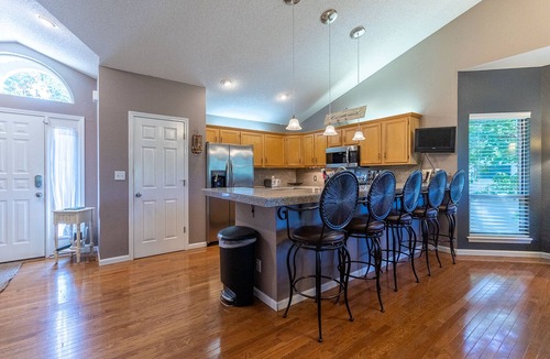 Osage Beach House | Seagull 2 - 4 Bdrm waterfront house with private dock