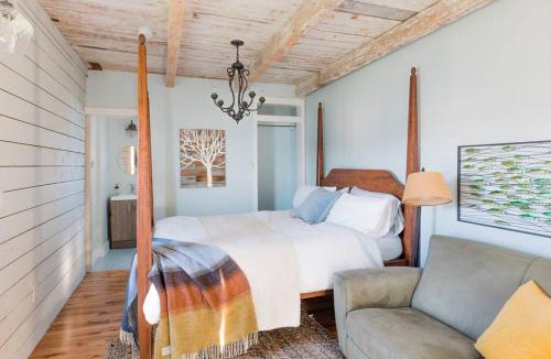 Indian Harbour House | Seahorse Cottage