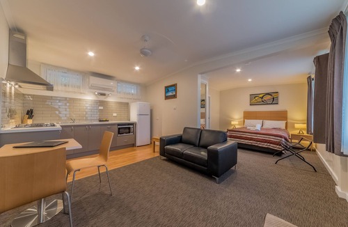 Cowes Hotel | Seahorse Motel