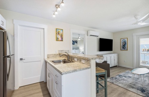 Neptune Beach Hotel | Seahorse Oceanfront Inn