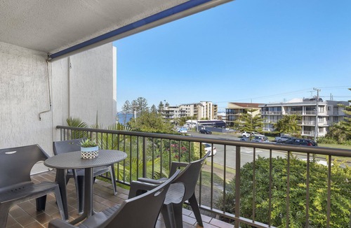 Kings Beach Apartment | Sealanes Unit 8 Kings Beach QLD