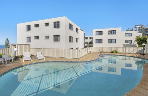 Kings Beach Apartment | Sealanes Unit 8 Kings Beach QLD