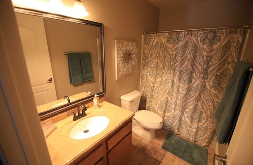 South Shores Condo | Sealion · 35% Off Fall Special - Cute 1 bed/summerlin