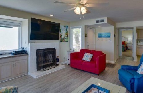 Crystal Beach House | Sealoft 104 | Beachfront