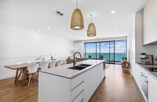 Hayborough House | Seamist on Seagull with Expansive Views