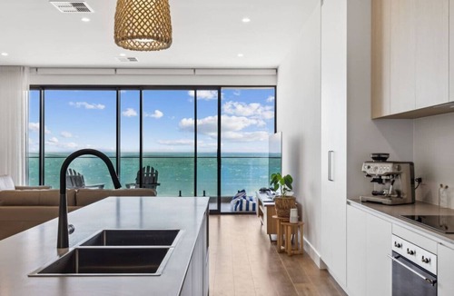 Hayborough House | Seamist on Seagull with Expansive Views