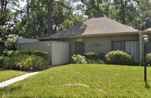 Sea Pines Villa | SeaPines, Beautifully updated, Walk to beach, Two free bikes, Pet friendly