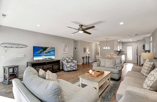 Sea Pines Villa | SeaPines, Stunning Remodel, Golf view, Walk to the Beach Club, 2 Free Bikes