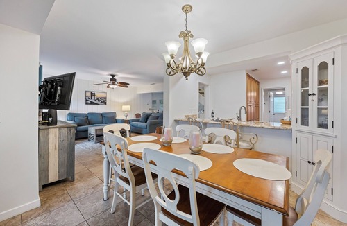 Sea Pines Villa | SeaPines, Updated, Golf view, On site pool, Pet friendly, Walk to the Beach