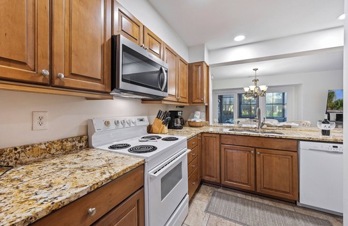 Sea Pines Villa | SeaPines, Updated, Golf view, On site pool, Pet friendly, Walk to the Beach