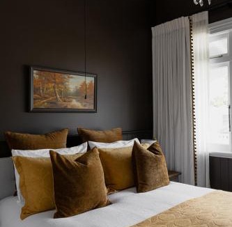 Ahuriri Villa | Seapoint Cottage, Luxury Accommodation