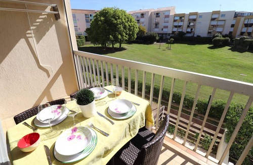 Le Grau-Du-Roi Apartment | Seaquarium district - air-conditioned studio cabin terrace garden view