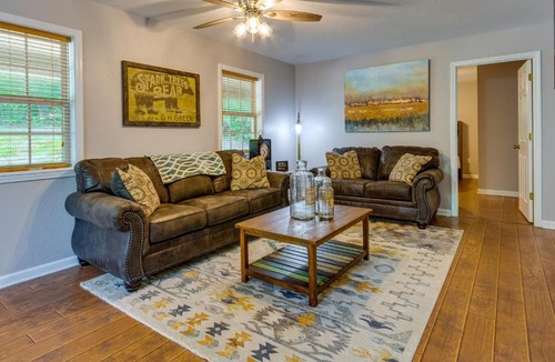 Searcy House | Searcy Vacation Rental w/Deck & Water Views!
