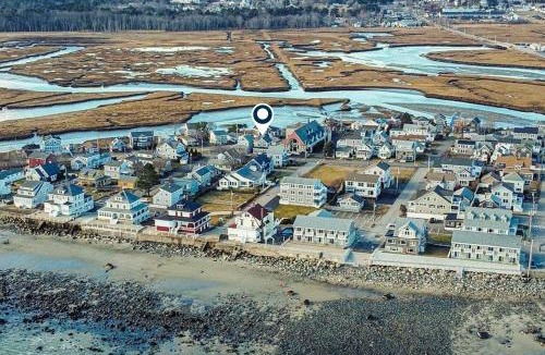 Wells Beach House | Seas the Day