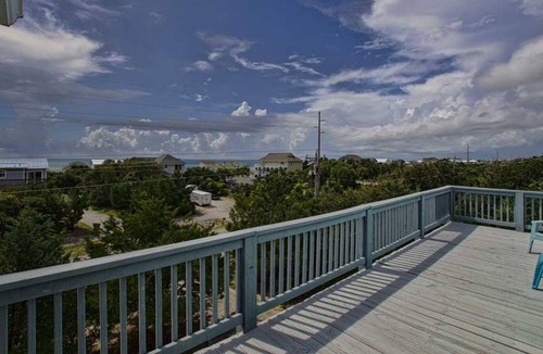 Emerald Isle House | Seas the Moment