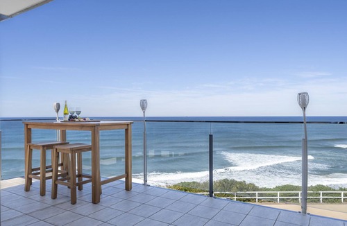 Merewether Apartment | Seascape - Absolute Beachfront - Ocean Views