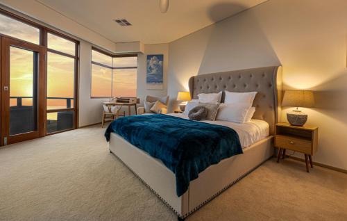 Tennyson House | Seascape At Tennyson Beach