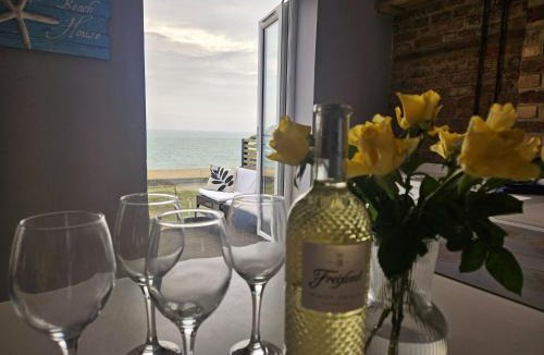 Sandgate House | Seascape