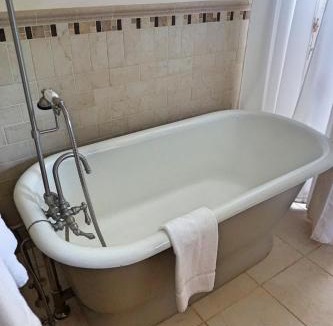 Belfast Hotel | Seascape Motel & Cottages