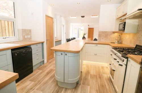 Muston House | Seascape Villa