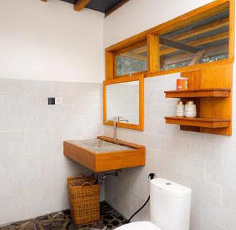 Bira Hotel | Seascapes Bira