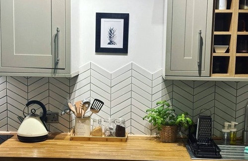 Folkestone Apartment | Seashell - Central Location Apartment Pet friendly!