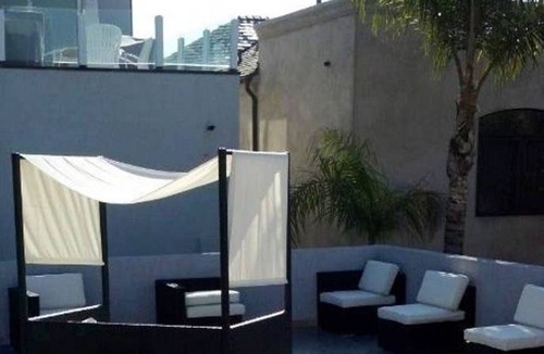Santa Ana Heights Apartment | Seashore Drive Beauty steps to sand