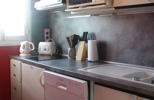 Varaville Apartment | Seaside 1-BR Apartment with Balcony, 70m from Beach, Sleeps 5