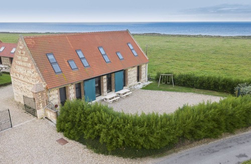 Saint-Aubin-sur-Mer House | Seaside 17th century barn 12 pers