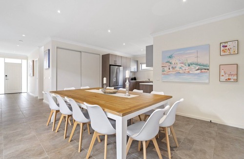 Safety Beach Apartment | Seaside 3-Bed Home, Direct Beach Access