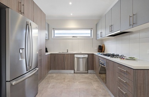 Safety Beach Apartment | Seaside 3-Bed Home, Direct Beach Access