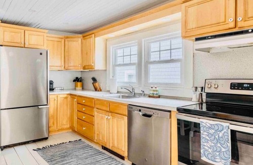 Town Landing House | Seaside 4 bed, 1 bath cottage- minutes to Portland