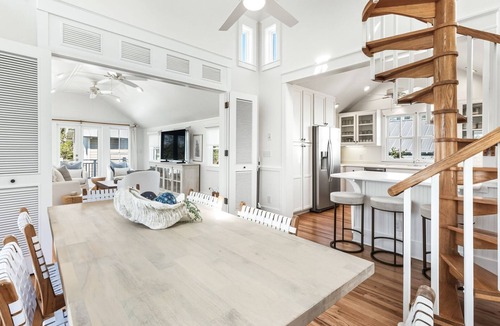 Seaside Cottage | SEASIDE - 75 FT FROM PRIVATE BEACH! 3 BR + Tower w/trundle, Bikes, Sleeps 10