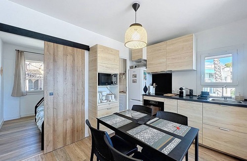 Les Lecques Apartment | Seaside Apartment with Air Conditioning