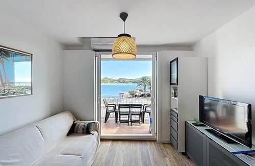 Les Lecques Apartment | Seaside Apartment with Air Conditioning