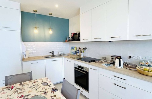 La Baule-Escoublac Apartment | Seaside Apartment - 1 Bedroom, Sleeps 3, Modern Decor, Terrace, Beach Access