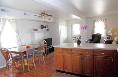 Wachapreague Hotel | Seaside Apartment #22