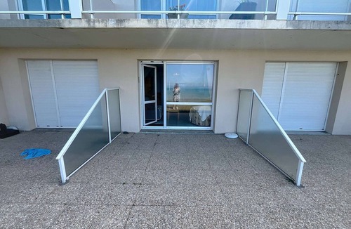 Jullouville Apartment | Seaside apartment with 2 bedrooms and parking
