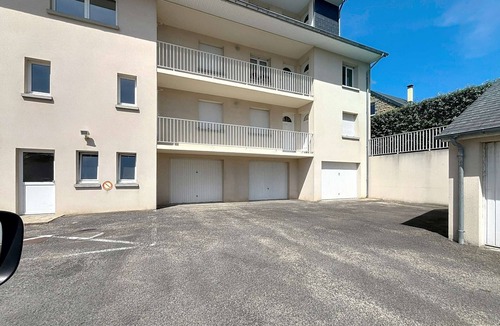 Jullouville Apartment | Seaside apartment with 2 bedrooms and parking