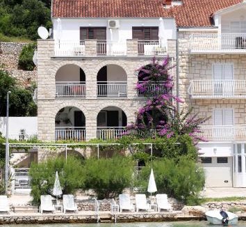Bobovisca Apartment | Seaside Apartments Antičević