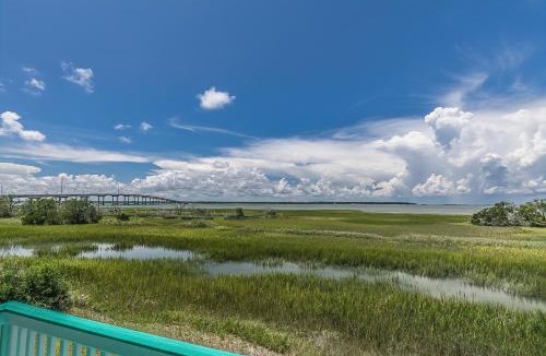 Oceanmarsh Subdivision House | Seaside Bungalow With Million Dollar Views