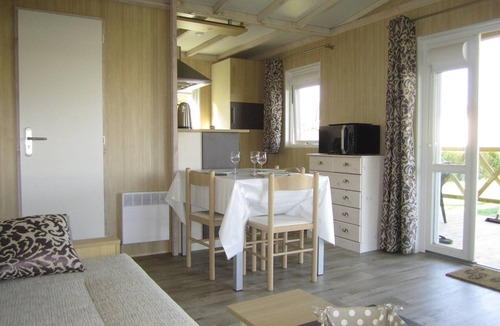 Grandcamp-Maisy Ski Chalet | Seaside chalet on the landing beaches, indoor swimming pool