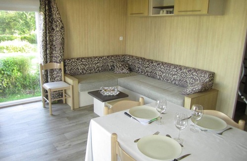 Grandcamp-Maisy Ski Chalet | Seaside chalet on the landing beaches, indoor swimming pool