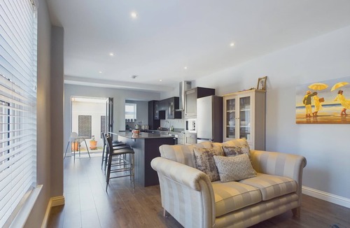 Ryde Ski Chalet | Seaside Cottage