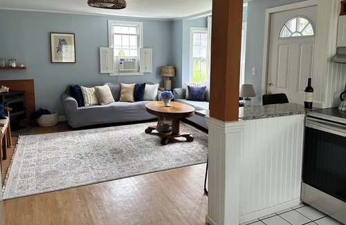 North Kingstown Cottage | Seaside Cottage steps from Narragansett Bay!