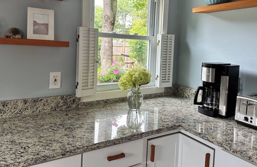 North Kingstown Cottage | Seaside Cottage steps from Narragansett Bay!