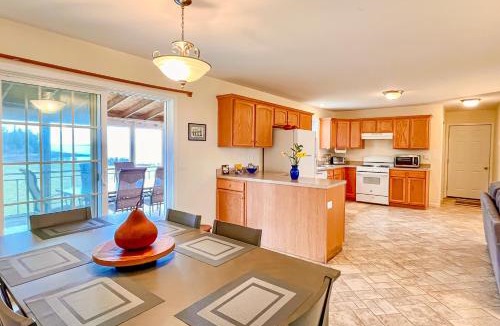 Martinsville House | Seaside Cottage