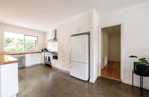 Torquay House | Seaside Country Escape